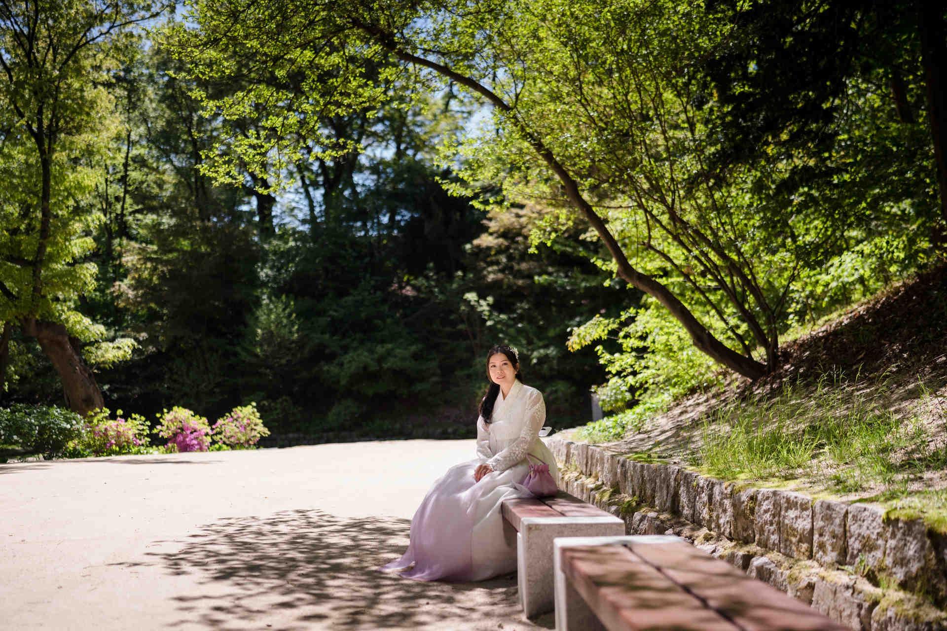 Seoul Korean hanbok photoshoot at Gyeongbokgung Palace with Monica