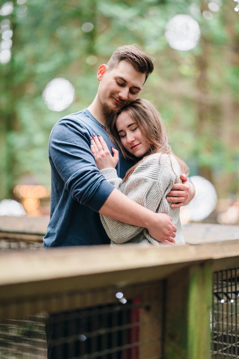 Romantic Christmas Photoshoots at Vancouver’s Capilano Suspension Bridge